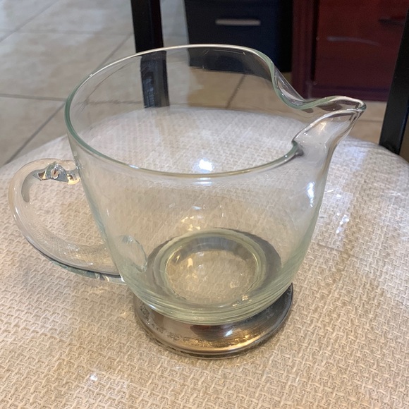 Vintage medium Serving pitcher or creamer‎ with silver plated bottom. - Picture 1 of 5